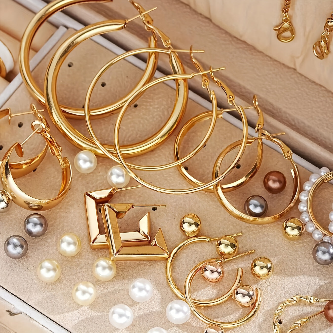 Luxurious 86psc Gold Jewelry Set